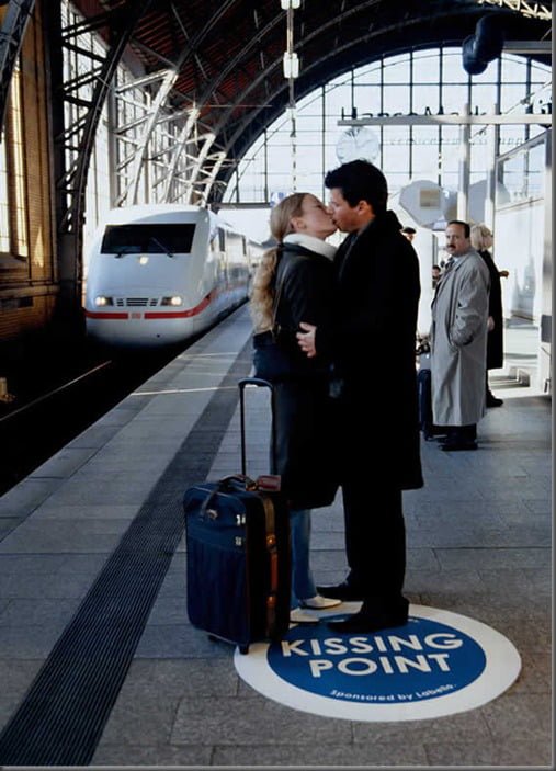 Ambient Marketing Labello: il kissing point in Germania